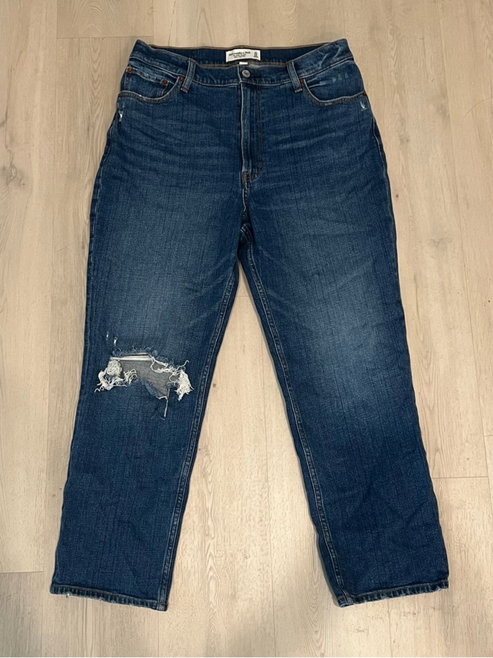 Abercrombie & Fitch The 90s Straight Ultra High Rise Jeans‎ Size 31/12R Med Blue